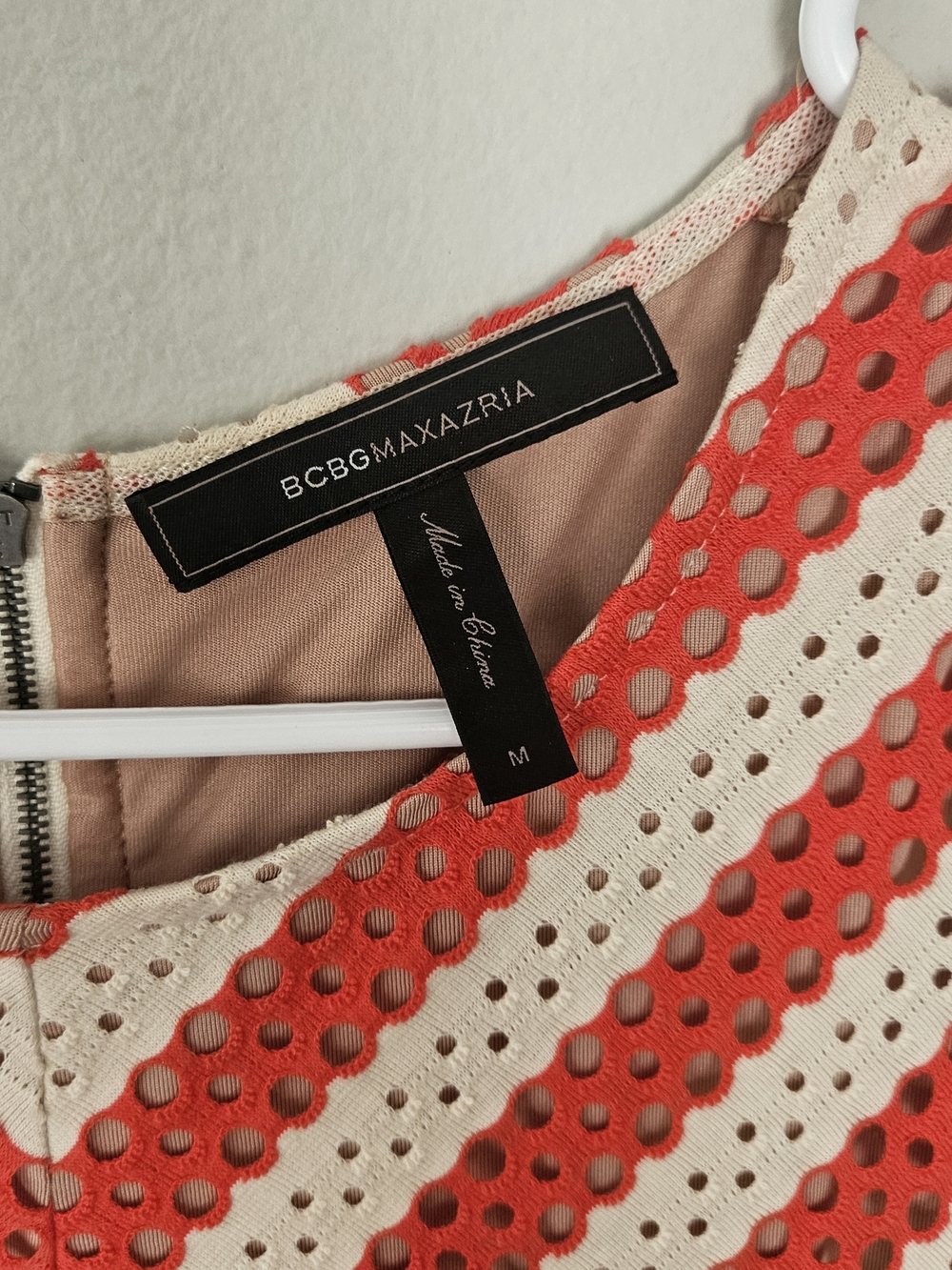 BCBGMaxAzria Kristina Red and White Chevron Long-Sleeve Fit-and-Flare Dress Size - Picture 6 of 9